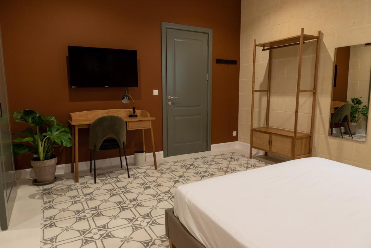 The Carob Tree Bed and Breakfast Victoria Exteriör bild
