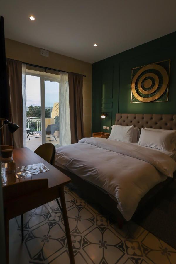 The Carob Tree Bed and Breakfast Victoria Exteriör bild